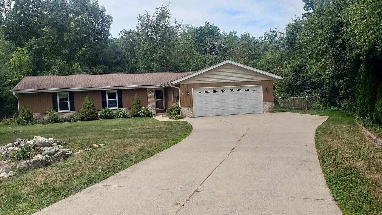 W277S4455 Elk Valley COURT photo 1