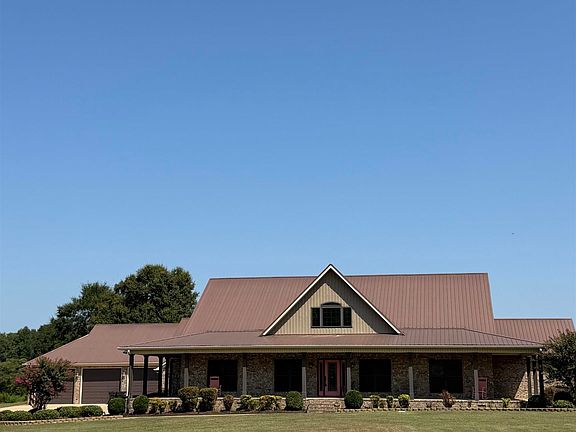 2nd image of 3620 Hall Dr