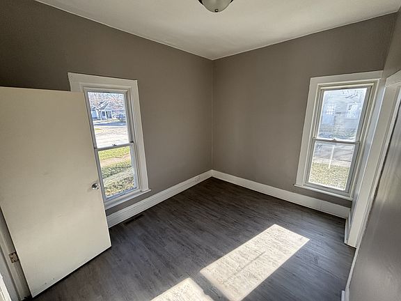 5th image of 589 E Isabella Ave