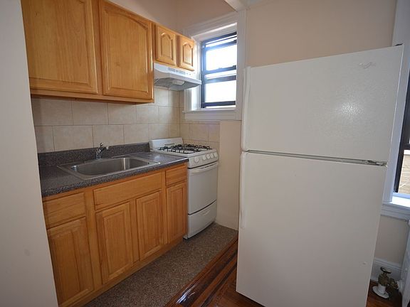 5th image of 25-58 35th St #3D