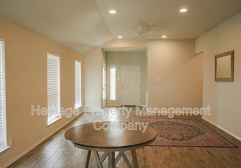 139 Lyndon Dr — Photo 8