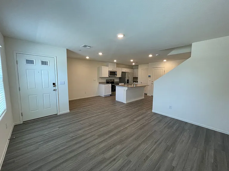 1923 Stanza Vista St — Photo 2