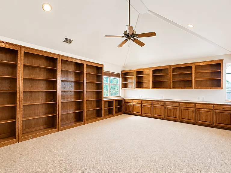 810 Pearl Dr — Photo 8