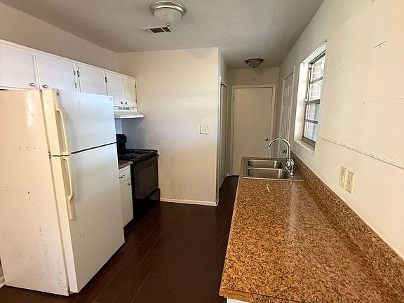 4th image of 1415 Connecticut St