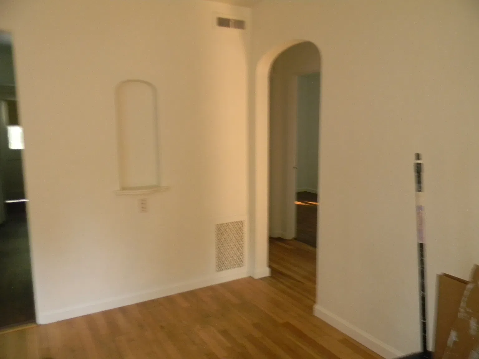 2 bed, 1.0 bath, $1,300 — Photo 2