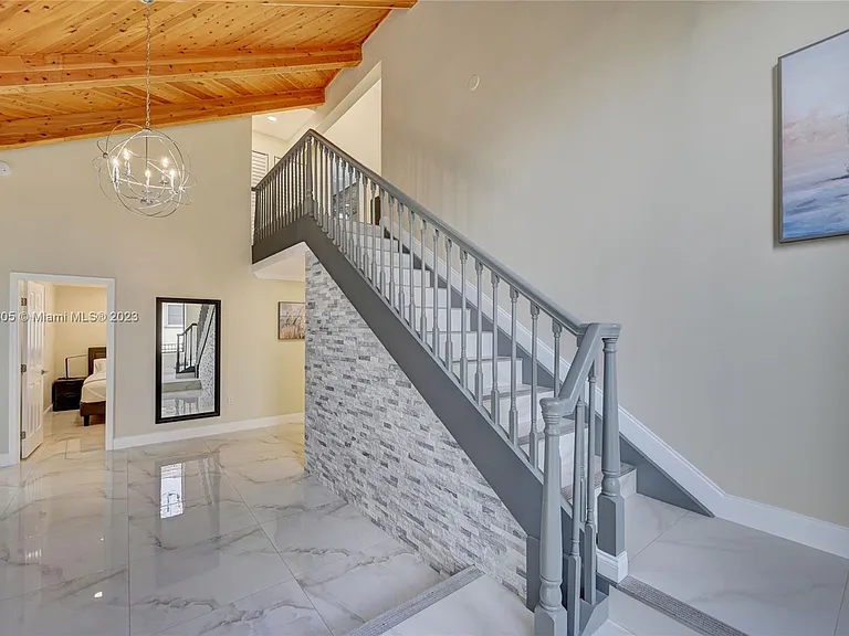 1109 Hollywood Blvd — Photo 20