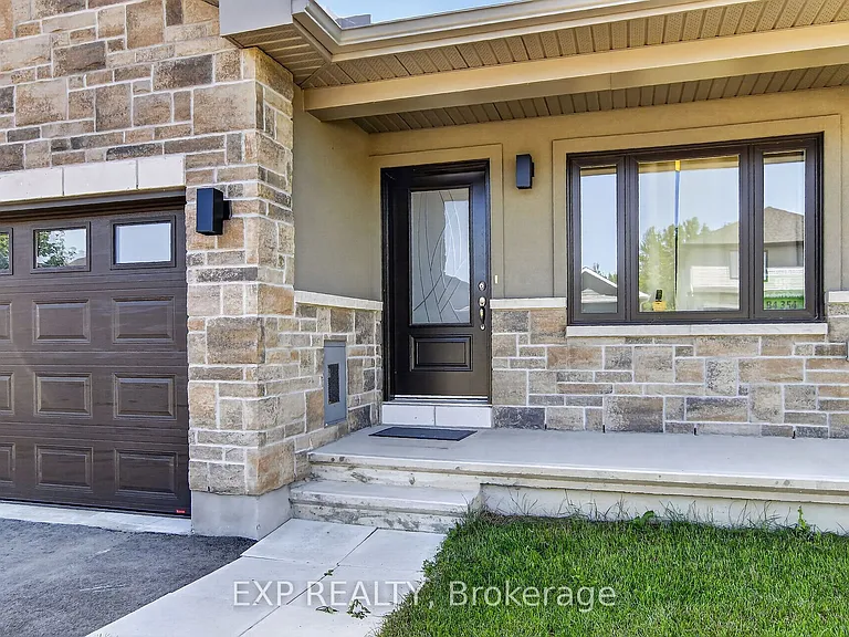 98 Seabert Dr — Photo 4