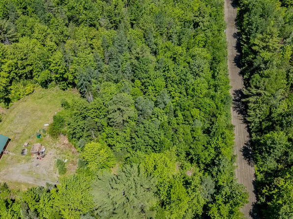 3 Gray Road, Harmony, ME 04942