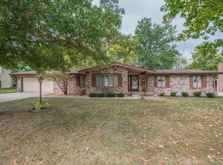 601 Meadowbrook Cir, Moberly, MO 65270