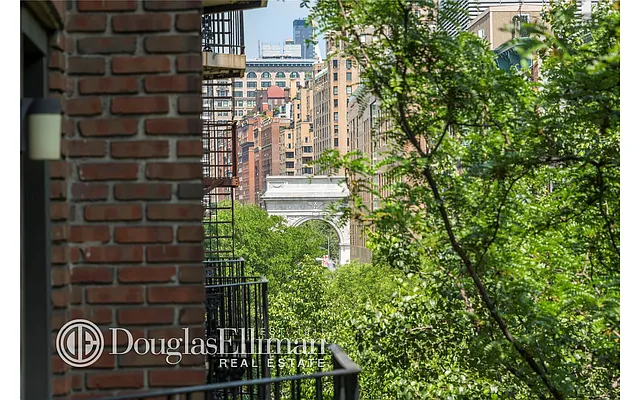 Sold by Douglas Elliman | media 22