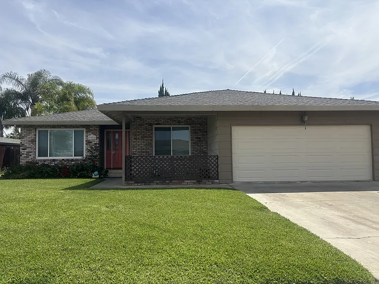 2980 Virginia St — Photo 1