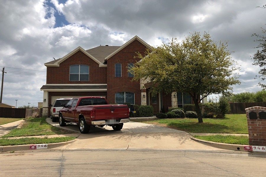 1st image of 946 Mimosa Ct