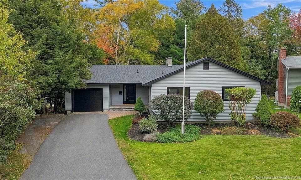 1st image of 41 Simcoe Ct
