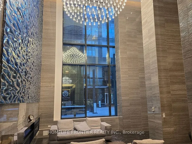 115 SE Blue Jays Way #619 — Photo 3