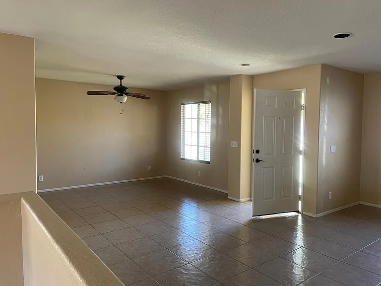 1838 Hart St — Photo 14
