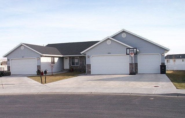 1st image of 1021 S Abigail Ct