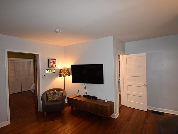 5th image of 104 Pope St