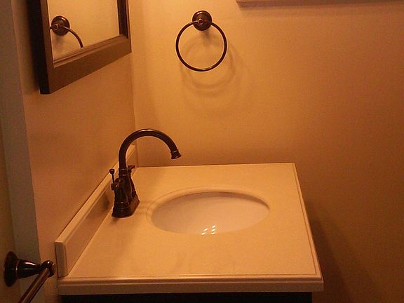 full bath with shwoer