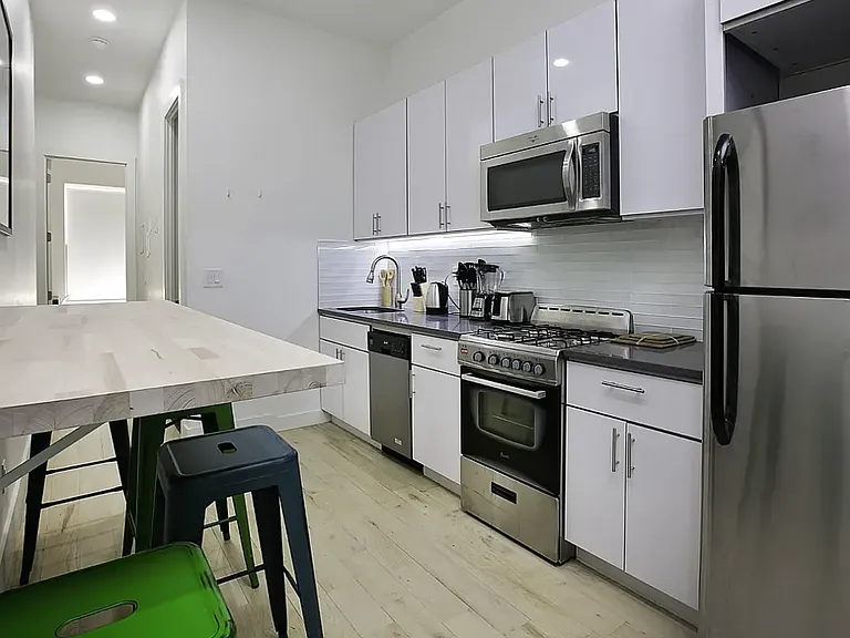 157 Wilson Ave #1 — Photo 4