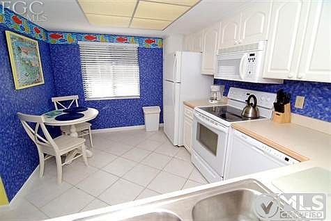 3rd image of 979 E Gulf Dr Unit 121