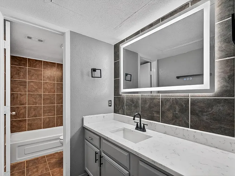 9170 Forest Ln #107 — Photo 9