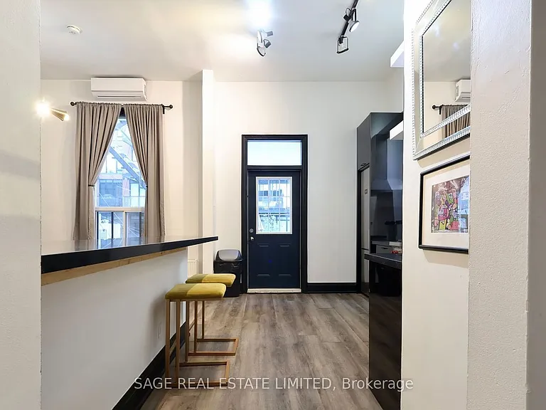 631 Queen St W #2 — Photo 8