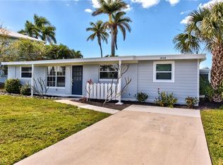 1824 Harbor Ln, Naples, FL 34104