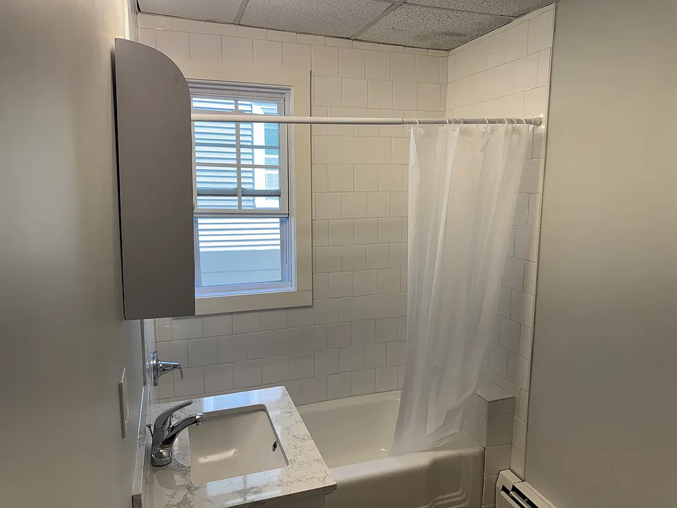72-74 Hampshire St #1