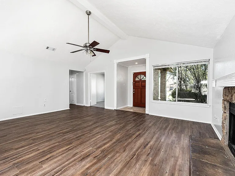 3423 Nutwood Ln — Photo 6