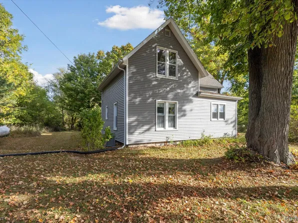 674 Beech Hwy, Charlotte, MI 48813