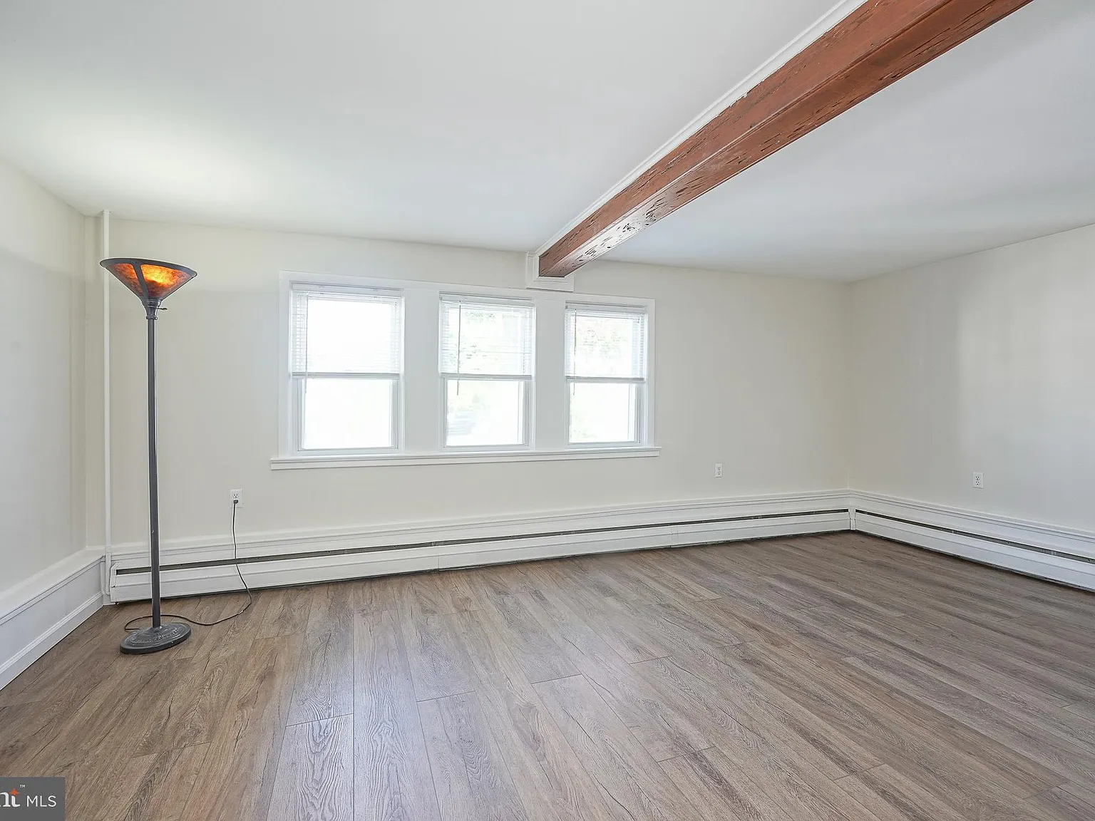 2 bed, 1000 sqft, $2,100 — Photo 4