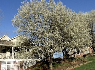 200 Briarfield Dr, Kingsport, TN 37660