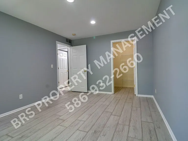 5300 Pine Aires Dr — Photo 11