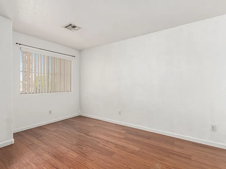 12823 W Ash St — Photo 25