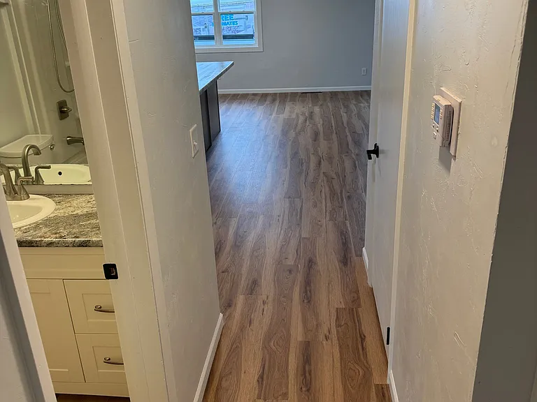 102 Lynn Dr — Photo 9