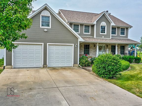 4th image of 1127 Country Oak Dr