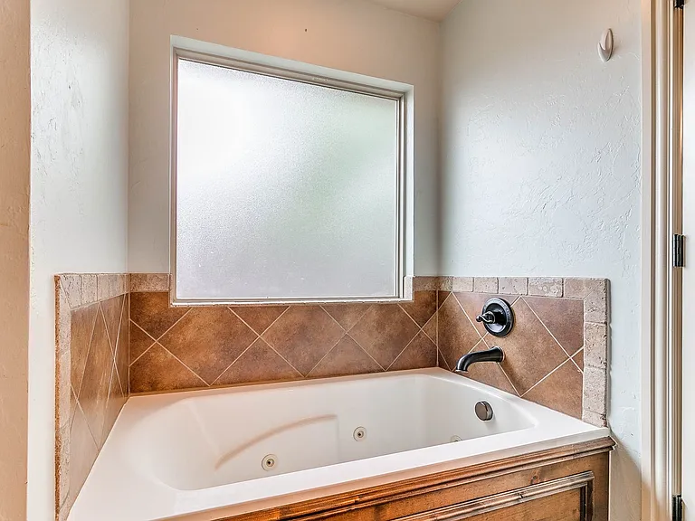 4909 Kelly Lakes Dr — Photo 35