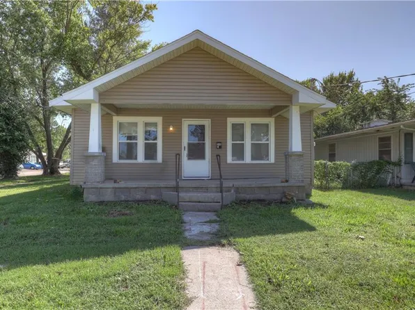 245 E 15th St, Baxter Springs, KS 66713