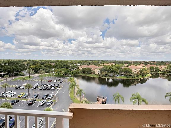 3rd image of 250 Jacaranda Dr APT 808
