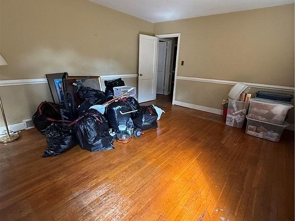 2nd image of 4806 W Grace St