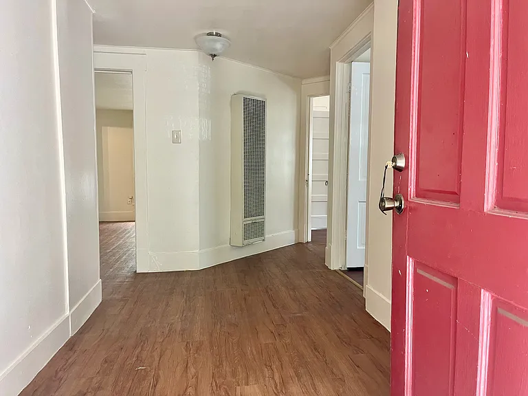 706 W 32nd St #B — Photo 1