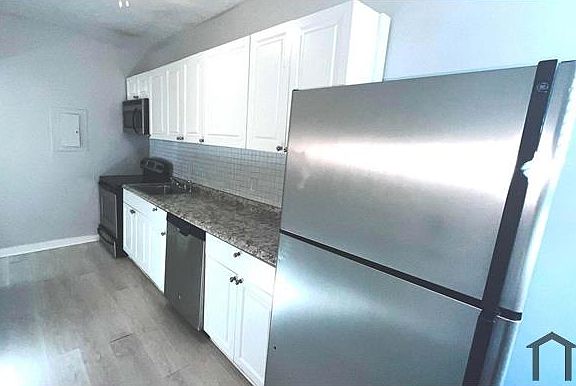 3rd image of 311 N Federal Hwy APT 3