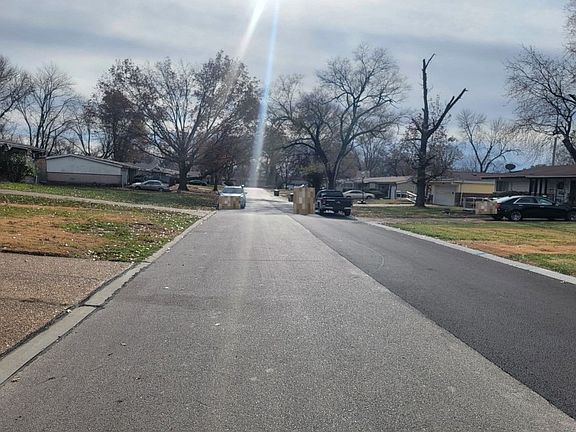 5th image of 10130 Edgefield Dr