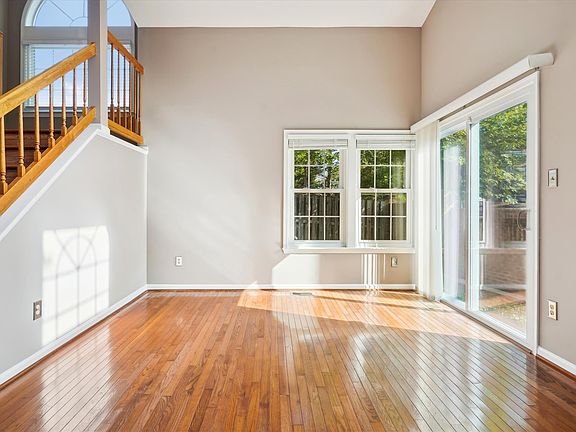 3rd image of 7558 Cross Gate Ln