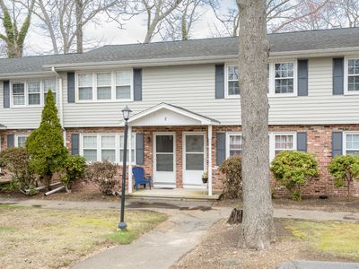 280 East Main Street APT E6, Clinton, CT, 06413