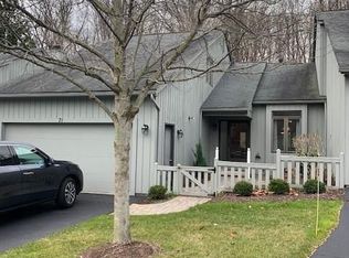 71 Winding Creek Ln, Rochester, NY 14625
