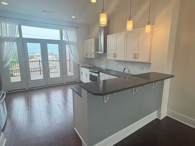 5283 Holmes St — Photo 5