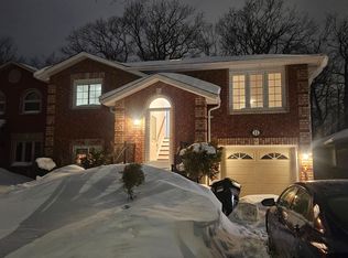 11 Finlay Rd, Barrie, ON L4N7T6