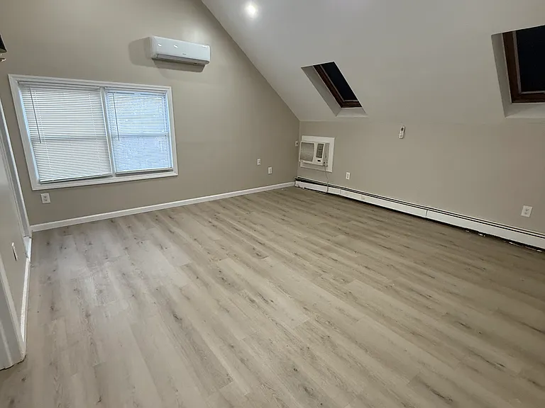 25 Pine Ave #2 — Photo 7
