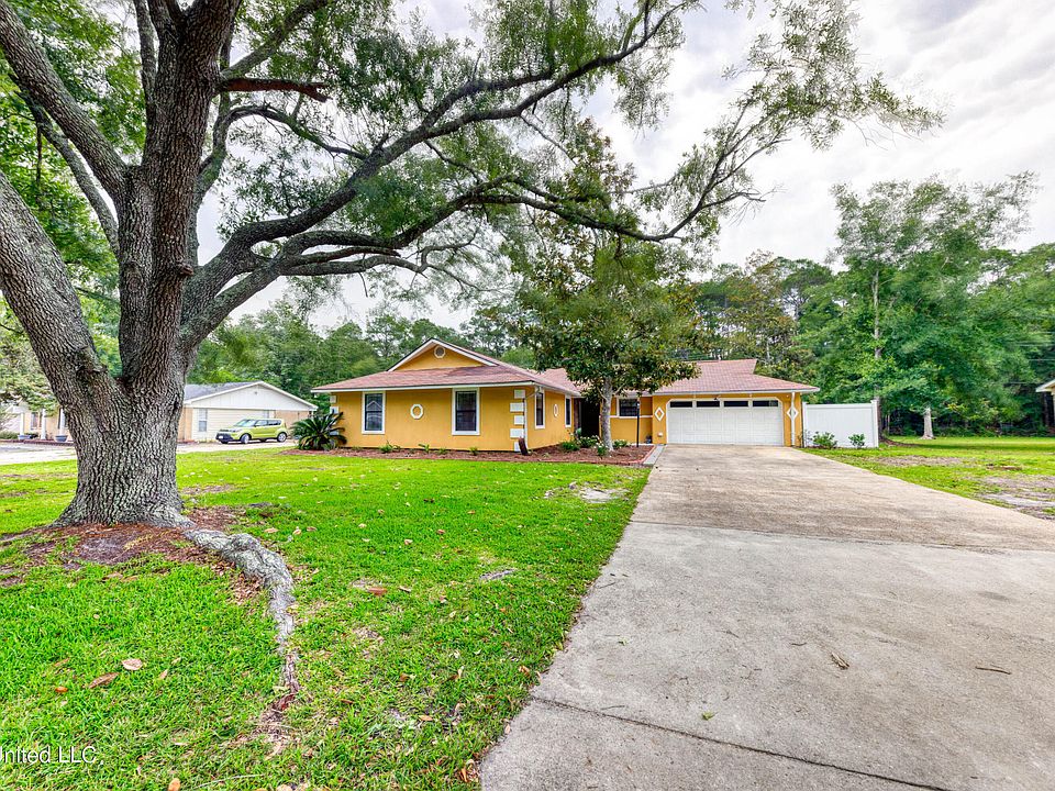 1st image of 110 Braeburn Dr